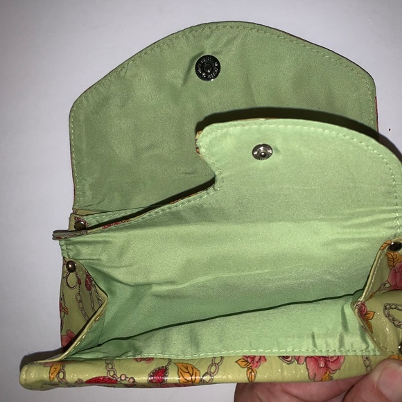 Lulu’s Wallet - Picture 5 of 8